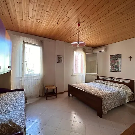 Luminoso Apt In Centro 3 Minuti Dal Mare Con Ac - Il Lupo Affitta Apartamento